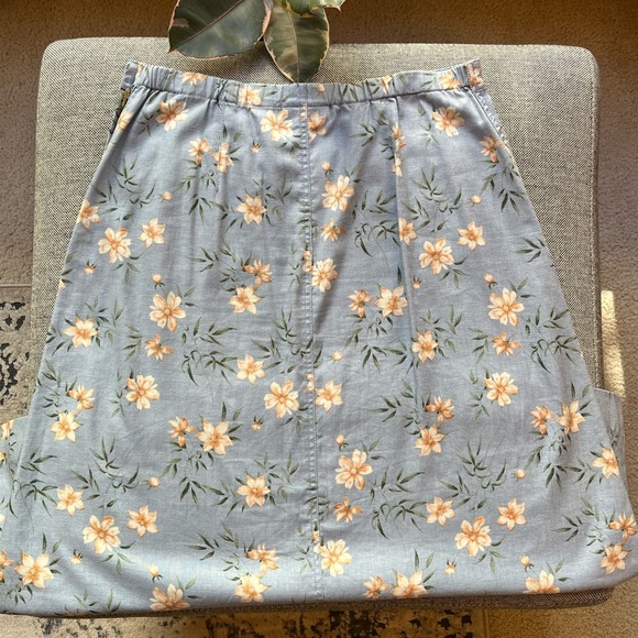 🌼 Vintage Liz Claiborne Linen Maxi Floral Skirt , in Size: 12 ✨ - Picture 17 of 17